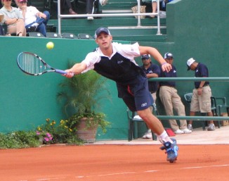 http://www.tennisserver.com/lines/images/lines_05_05/IMG_1082sm.jpg